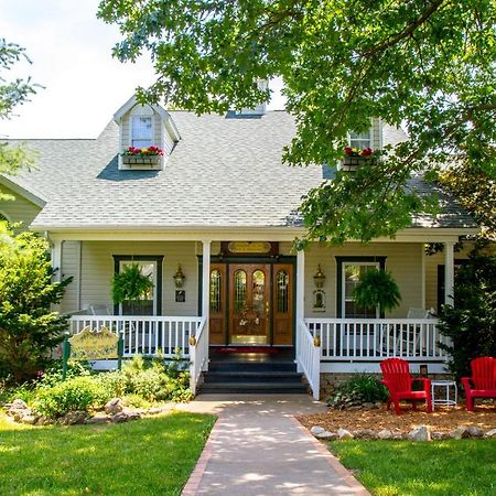 Inn At Harbour Ridge Bed And Breakfast Osage Beach Exterior foto